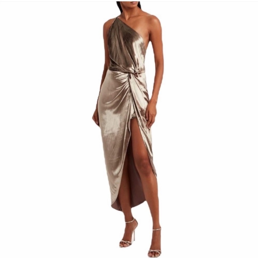 Michelle Mason Velvet one-shoulder dress! Beautiful and NWT!! $850 Retail Size 8